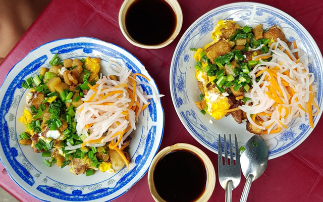 Bột khoai môn chiên 2 trứng