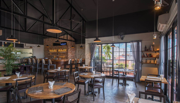 Bookmark Restaurant - Món Âu