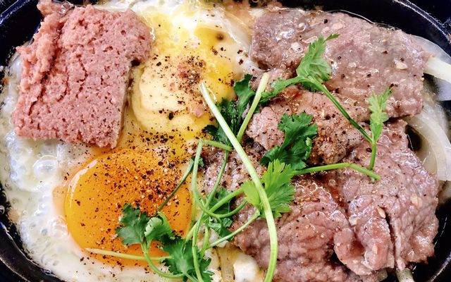 Bò né pate + bánh mì