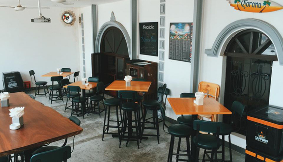 The Republic Bar - Xuân Diệu