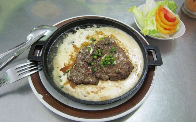 Bò bít tết cơm chiên