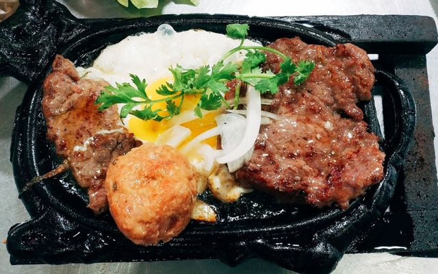 Bò Bit Tết Hoàng Yến