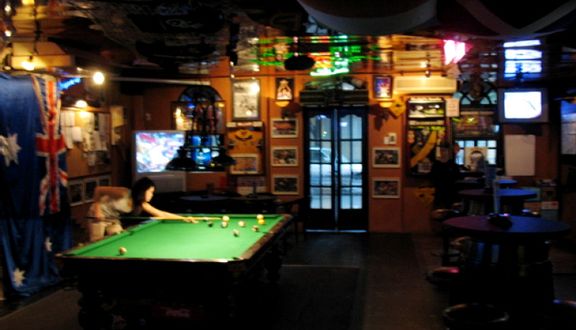 Blue Gecko Bar