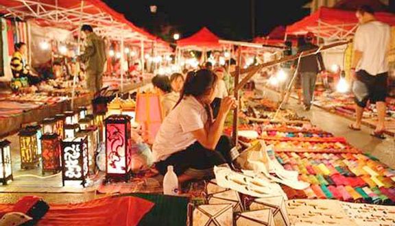 Chợ Đêm Tây Đô - Cách Mạng Tháng 8
