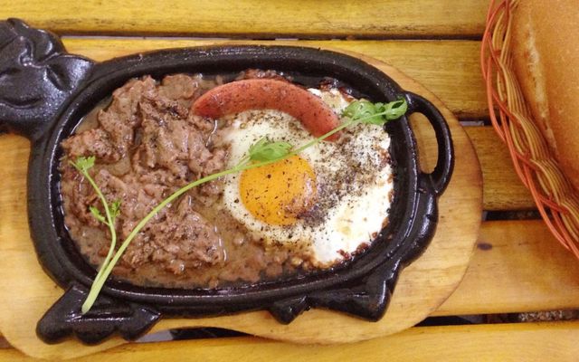 Bít Tết Trứng Pate