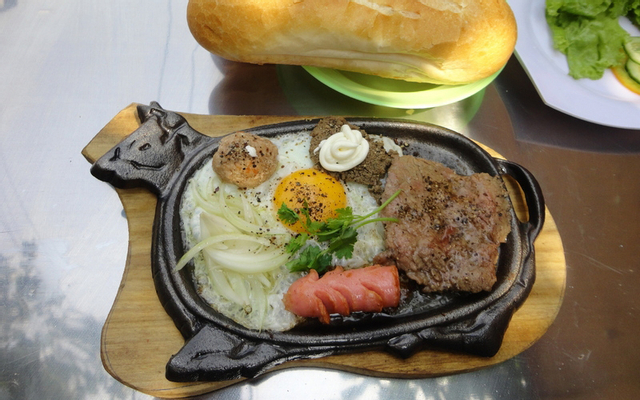 Bánh Mì Bít Tết