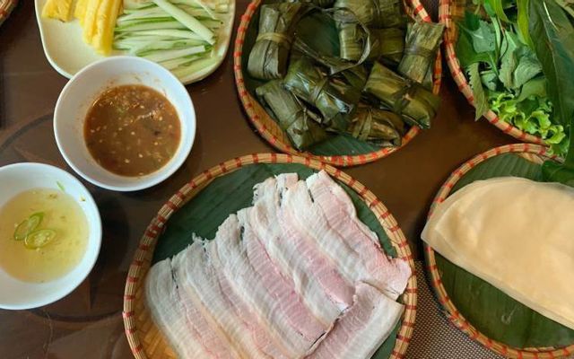 Quán Âu - Bánh Tráng Cuốn Thịt Heo