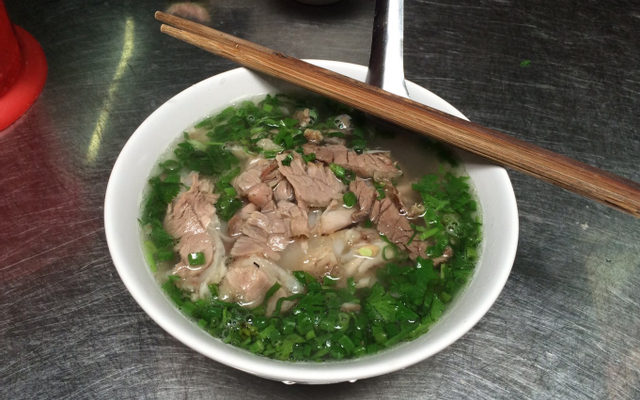 Phở Tỵ - Trần Hưng Đạo