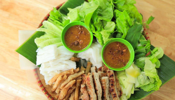 Nem Lụi & Bún Chả - Lê Lợi