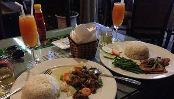 Maxim's Cafe