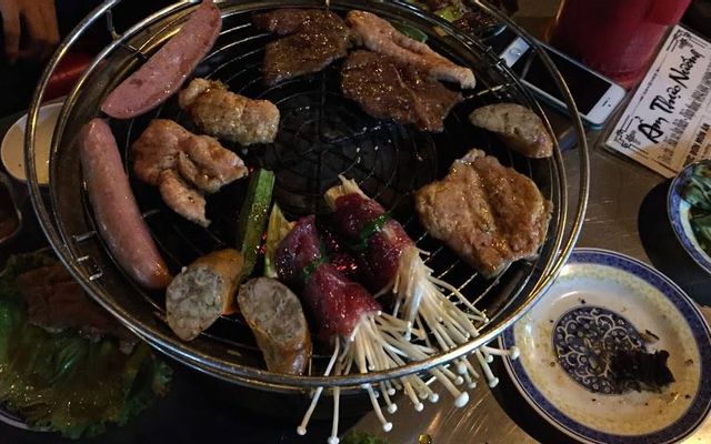Lẩu Nướng Hồ Đào - Hoàng Minh Thảo