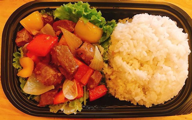 Cơm gà xào sả