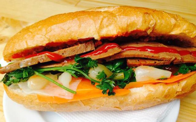 Bánh Mì Trứng Rau