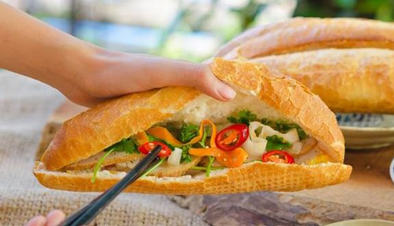 Bánh Mì Cô Thắm Sài Gòn - 218C Hai Bà Trưng