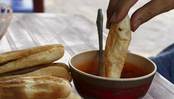 Bánh Mì Cay - Bạch Đằng
