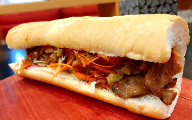 Bánh Mì Anh Hàng Xóm Đặc Biệt