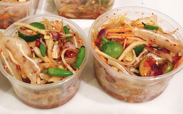 Chân gà ngâm sả tắc