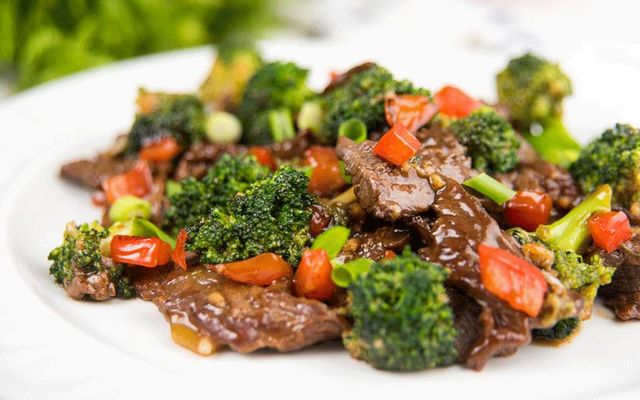 Cơm bò xào ớt chuông