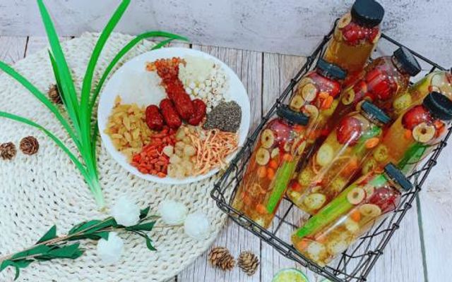 Bếp Của Ụt - Chè Dưỡng Nhan & Sâm Dừa - Điện Biên Phủ