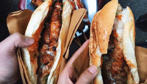 Bánh Mì Trứng Lá Ngải