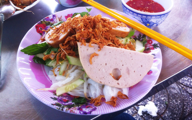 Bánh ướt chả lụa