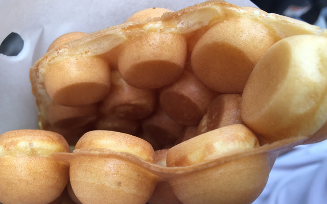 Bánh trứng gà non chà bông