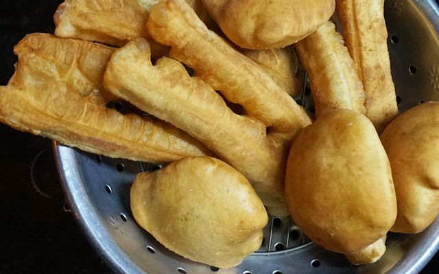 Bánh Tiêu Khổng Lồ