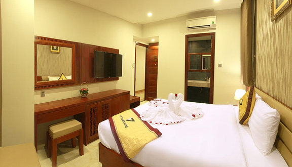 Vỹ Thuyên Hotel