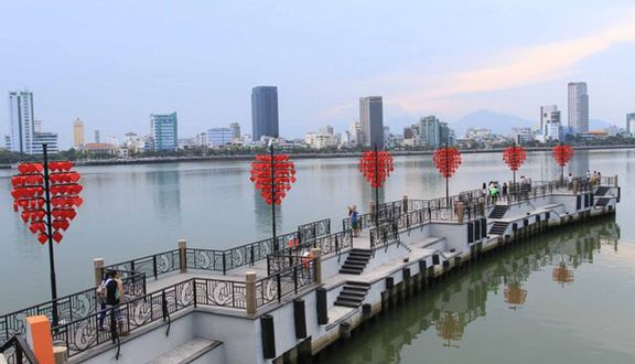Cầu Tàu Tình Yêu