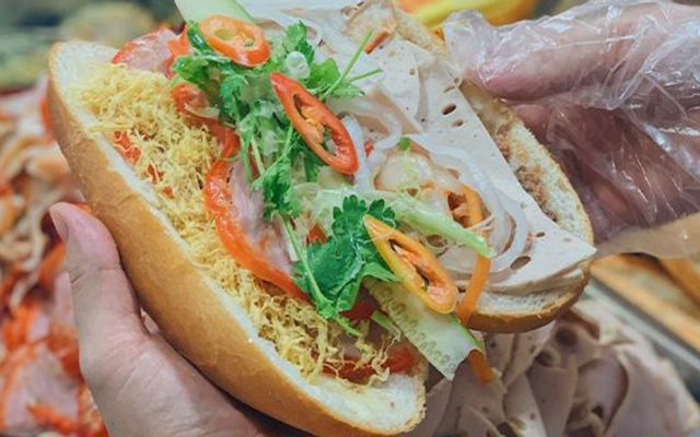 Bánh Mì Sinh Đôi - Hoàng Hoa Thám