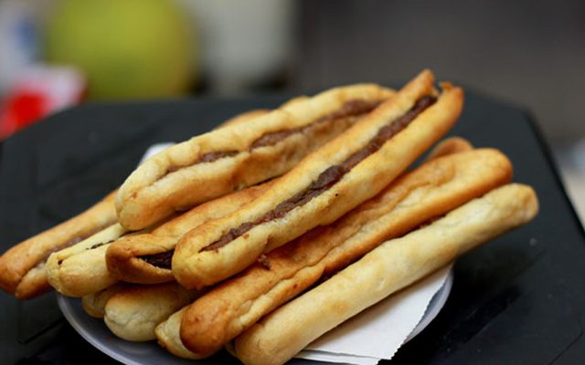 Bánh Mì Que Hoàng Yến - Phạm Văn Chí