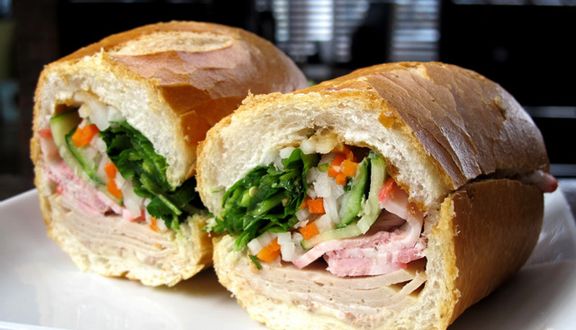 Bánh Mì Ngon - Lẩu Đuôi Bò