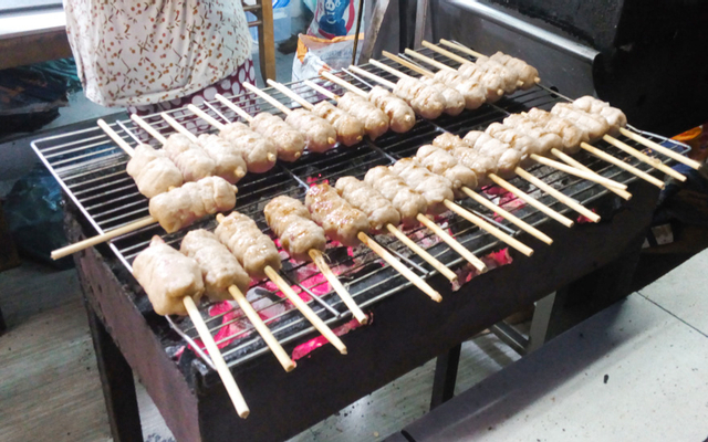 Bánh Mì Nem Nướng Út Kim