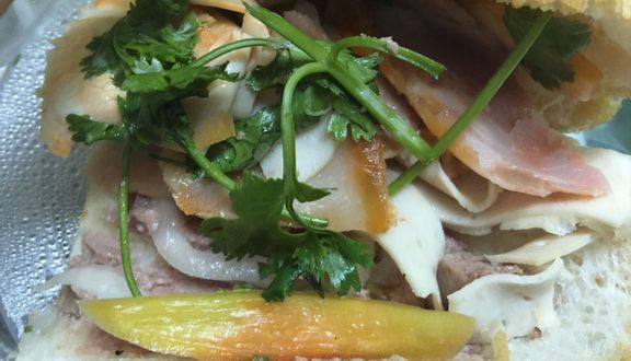 Bánh Mì Hồng Lạc