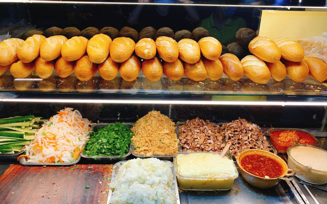 Bánh mì thịt nướng