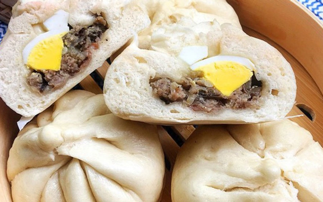 Combo bánh bao kẹp thịt nướng- nước cam nguyên chất