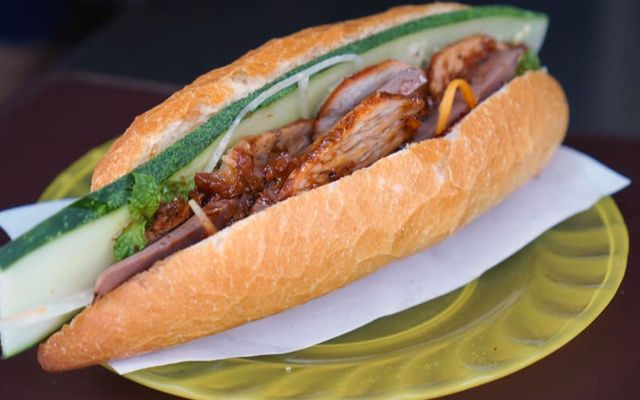 Bánh Mì Chả Lụa - Phạm Văn Hai