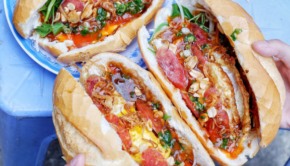 Bánh Mì & Bò Bía - Cách Mạng Tháng 8