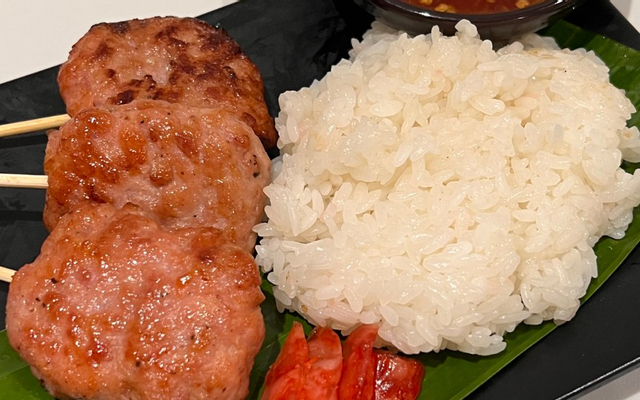 Combo 10 xiên mooping tặng 1 trà Thái đỏ