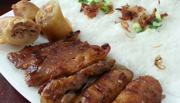 Bánh Hỏi Thịt Nướng Chả Giò