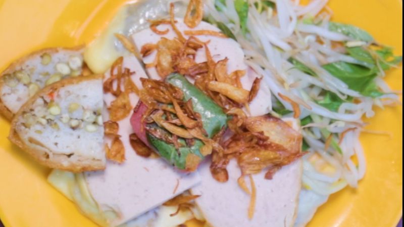 Bánh Cuốn Lá Dứa - Nguyễn Thị Nhỏ