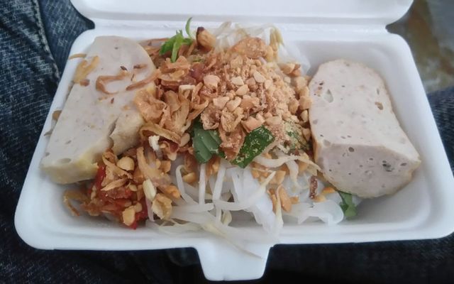 Bún thịt xào