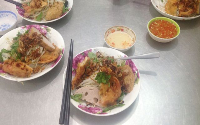 Bánh Cuốn Bà Cụ