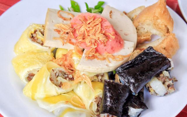 Bánh cuốn 2 màu (rong biển & trứng)