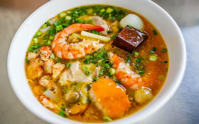 Bánh Canh Cua Hoàng Lan - Phạm Hùng