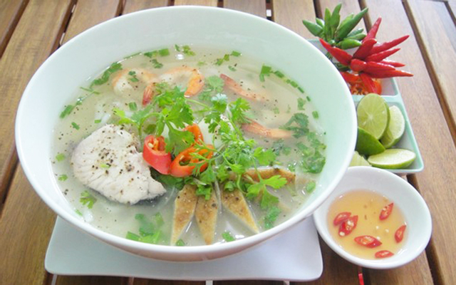 Bánh canh chả cá Phan Thiết