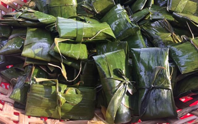 Bánh bột lọc sống cấp đông ( kèm nước chấm) 8 cặp/phần