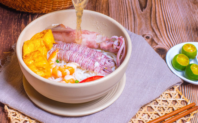 Mực Trứng hấp Size L
