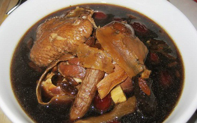 Gà Tần Thuốc Bắc & Mỳ Gà Tần
