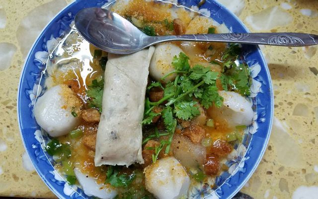 Bánh ít trần nem chả